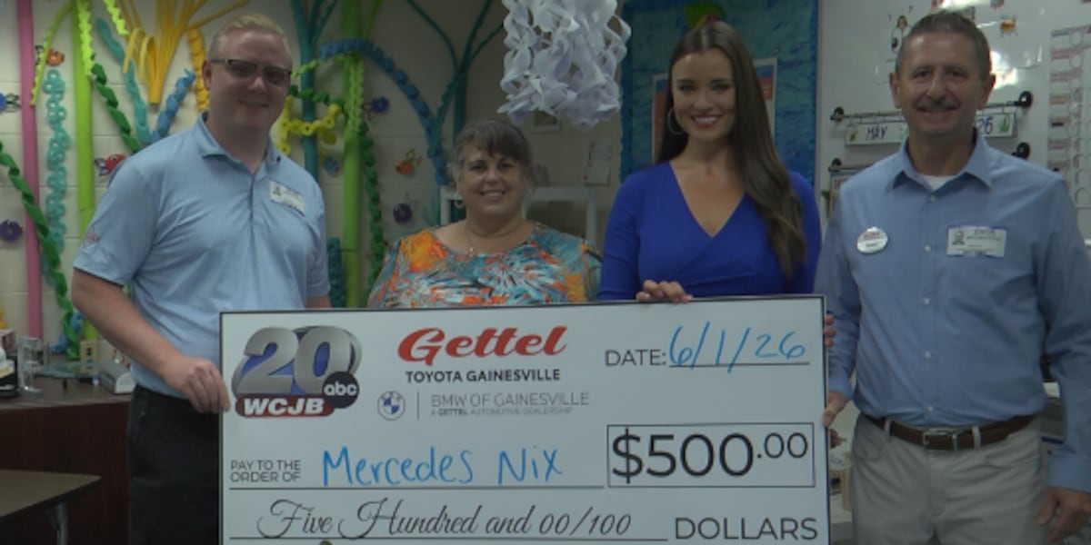 Second grade teacher in Bronson wins $500