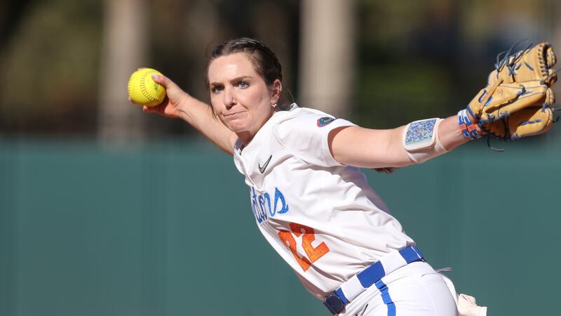 Gator softball team blows out South Carolina, 8-1