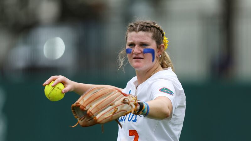 Florida softball completes road sweep of Auburn with 4-3 win